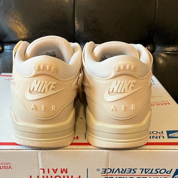 Women’s Air‎ Jordan 4 RM – Legend Light Brown - Picture 3 of 7